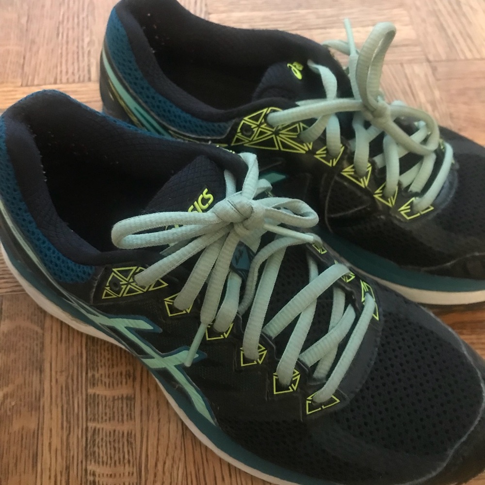 Asics running shoes women - size 7